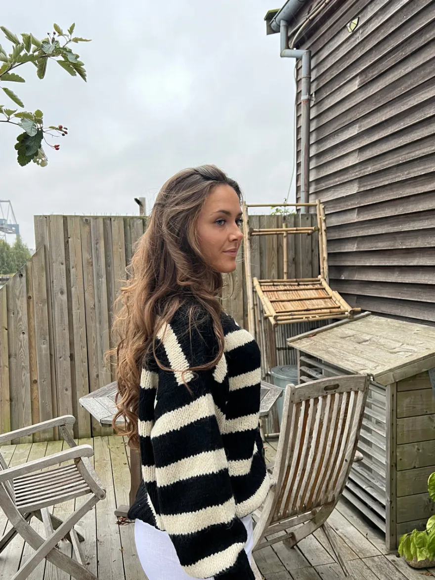 Design By Si Flavia cardigan med striber - Sort/off white