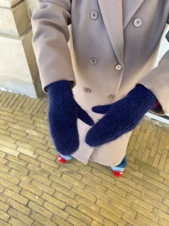 Design By Si Fluffy handsker - Navy Outlet