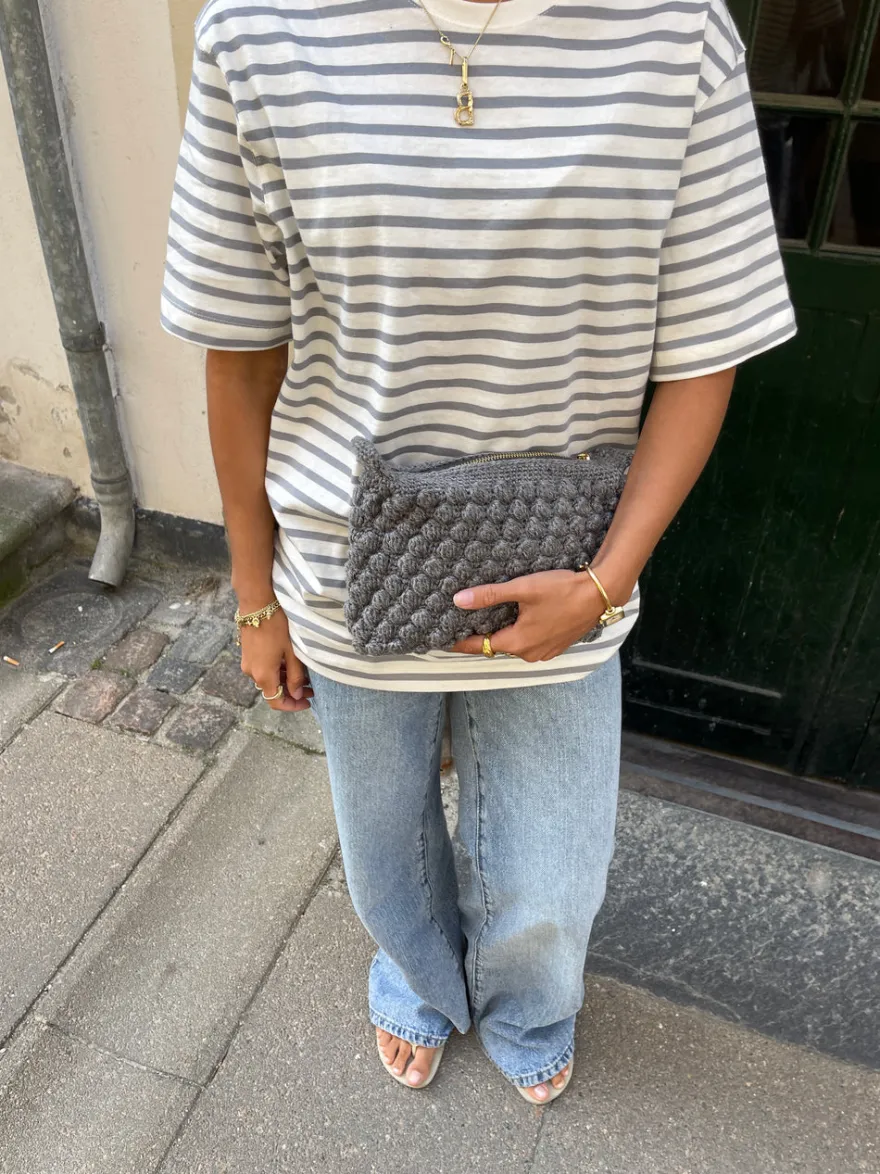 Design By Si Hæklet clutch - Mørk grå Sale