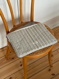 Design By Si Honey computer sleeve med tern - Beige/grøn Clearance
