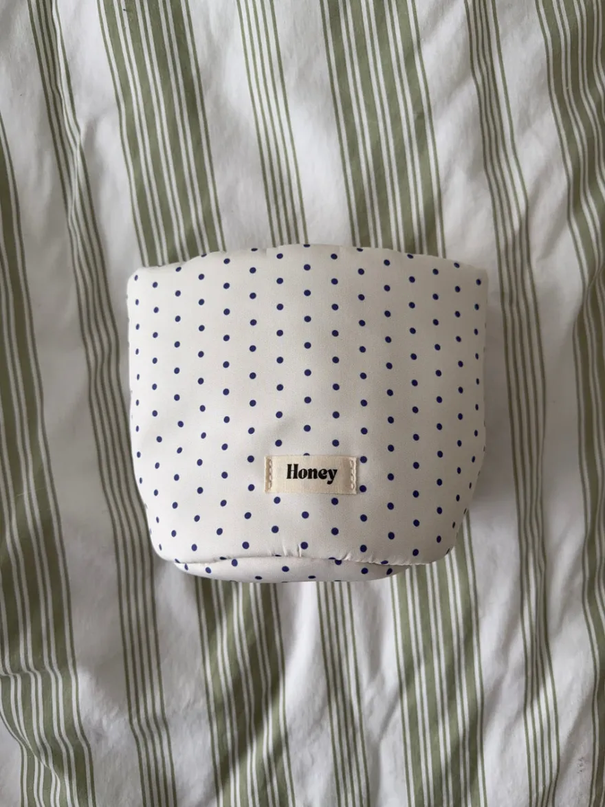 Design By Si Honey lille opbevaring med prikker - Hvid/blå Hot
