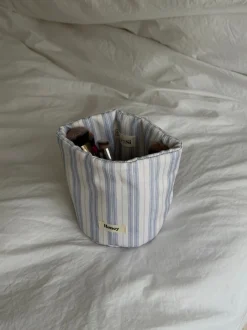 Design By Si Honey lille stof opbevaring - Hvid/blå striber