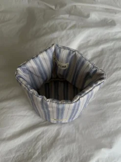 Design By Si Honey lille stof opbevaring - Hvid/blå striber