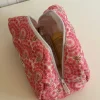 Design By Si Honey lille toilettaske med blomster - Pink Clearance