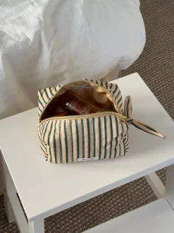 Design By Si Honey lille toilettaske med striber - Beige/grøn New