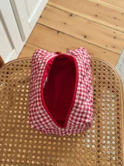 Design By Si Honey lille toilettaske med tern - Hvid/rød Sale