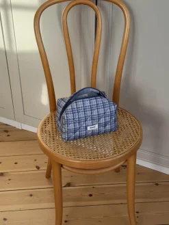 Design By Si Honey lille toilettaske med tern - Blå Sale