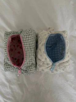 Design By Si Honey lille toilettaske - Off white med bamser Hot