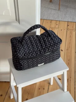 Design By Si Honey stor polkaprikket toilettaske med hank - Sort/hvid New