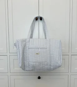 Design By Si Honey stor taske med crossbody strop - Hvid med blå striber