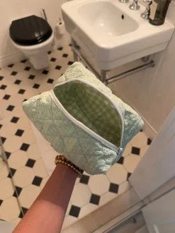 Design By Si Honey stor toilettaske - Mint grøn i broderi Discount