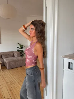 Design By Si Ida top med blomster - Rosa Clearance