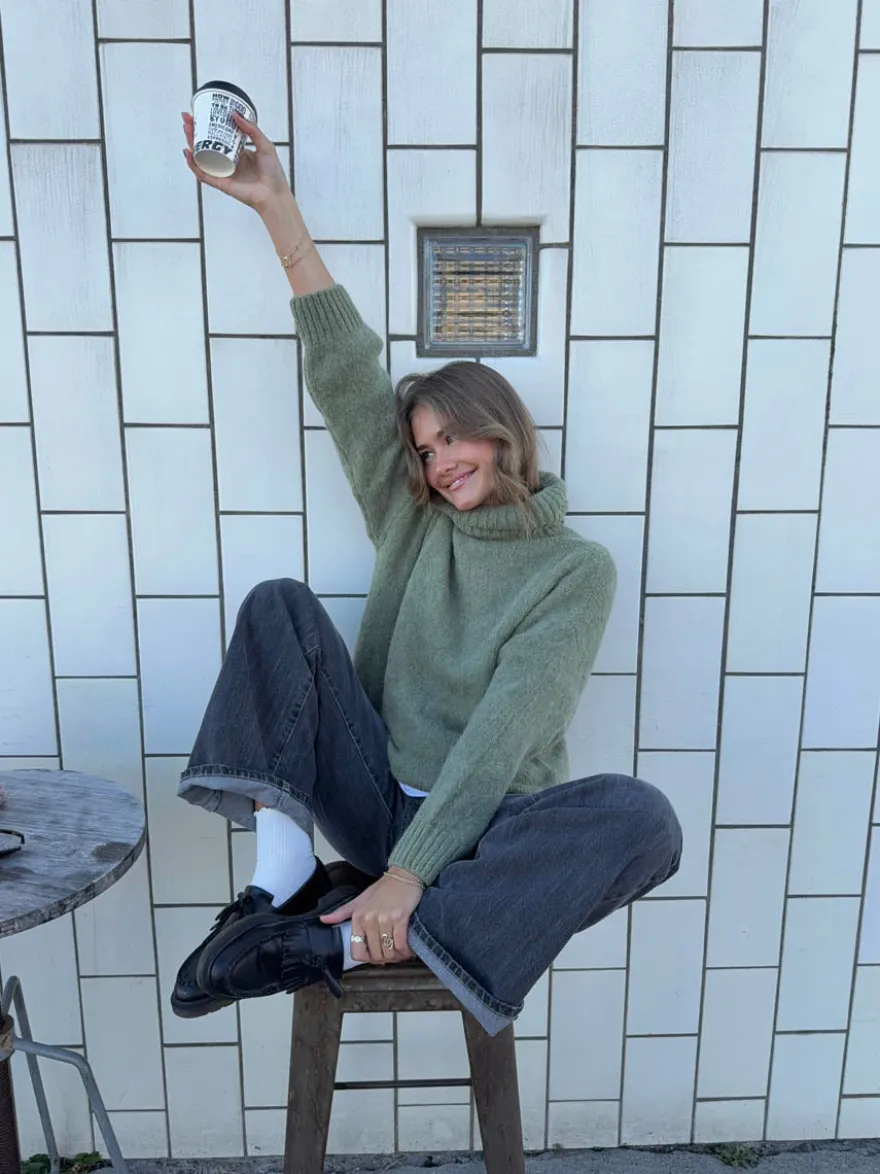 Design By Si Idun striktrøje med turtleneck - Kaki Hot