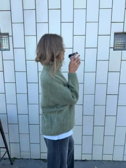 Design By Si Idun striktrøje med turtleneck - Kaki Hot