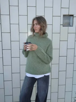 Design By Si Idun striktrøje med turtleneck - Kaki Hot