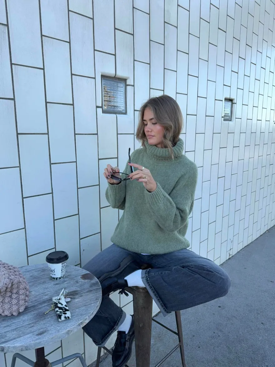 Design By Si Idun striktrøje med turtleneck - Kaki Hot