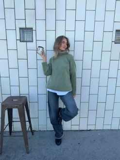 Design By Si Idun striktrøje med turtleneck - Kaki Hot