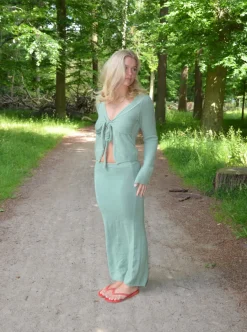 Design By Si Ines maxinederdel i strik - Støvet grøn Sale