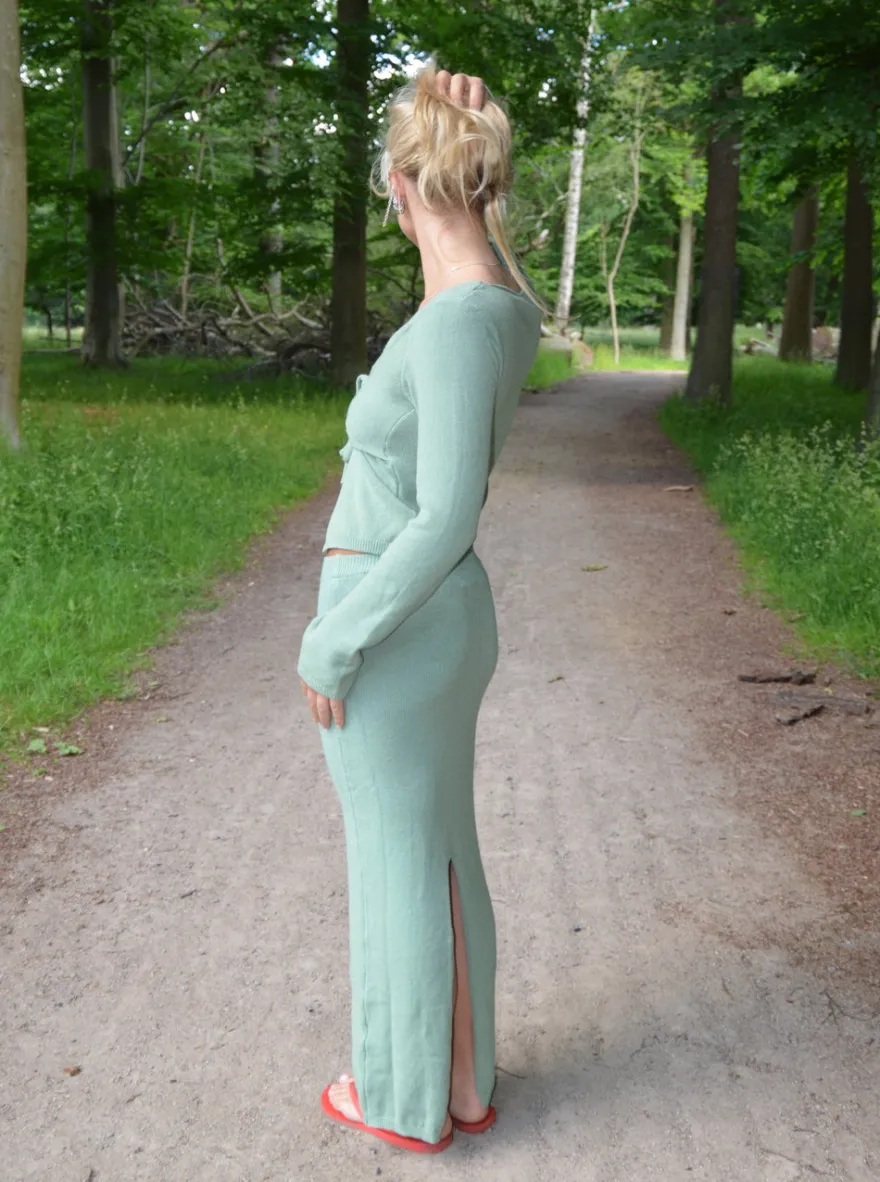 Design By Si Ines maxinederdel i strik - Støvet grøn Sale