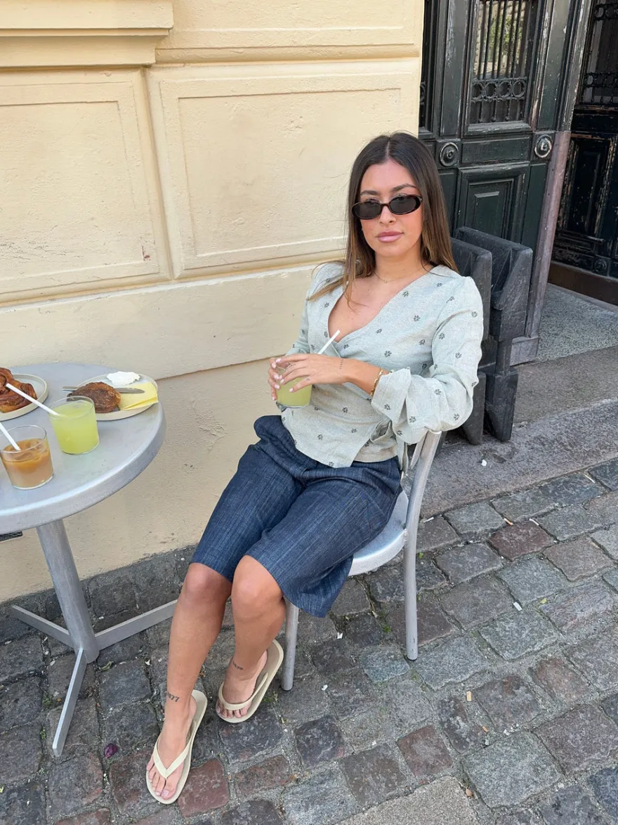 Design By Si Isabeau bluse med bindedetalje - Kaki Sale