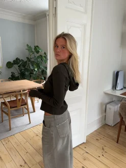 Design By Si Isaline ribbet hoodie med zip - Brun Discount