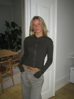 Design By Si Isaline ribbet hoodie med zip - Brun Discount