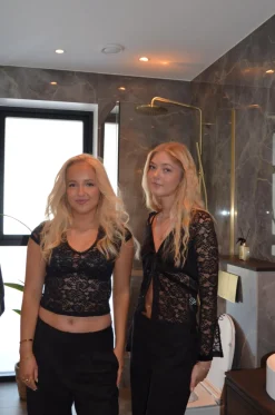 Design By Si Isamara blond bluse med velour - Sort Outlet