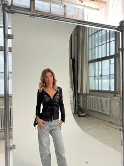 Design By Si Isamara blond bluse med velour - Sort Outlet