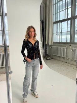 Design By Si Isamara blond bluse med velour - Sort Outlet