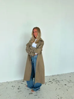 Design By Si Josefine oversized trenchcoat - Mørk beige Best