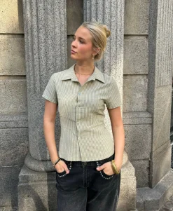 Design By Si Josephine figursyet skjorte med korte ærmer - Grøn/hvid Discount