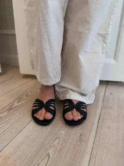 Design By Si July sandaler - Sort Hot