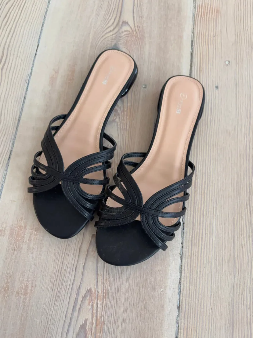 Design By Si July sandaler - Sort Hot