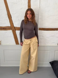 Design By Si Kaia langærmet cashmere bluse - Taupe Hot