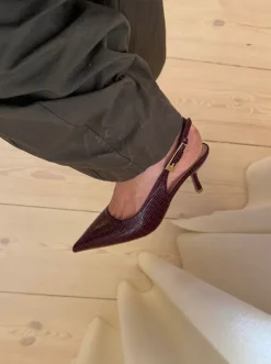 Design By Si Karline slingback mules med krokodilleprint - Mørkerød Best