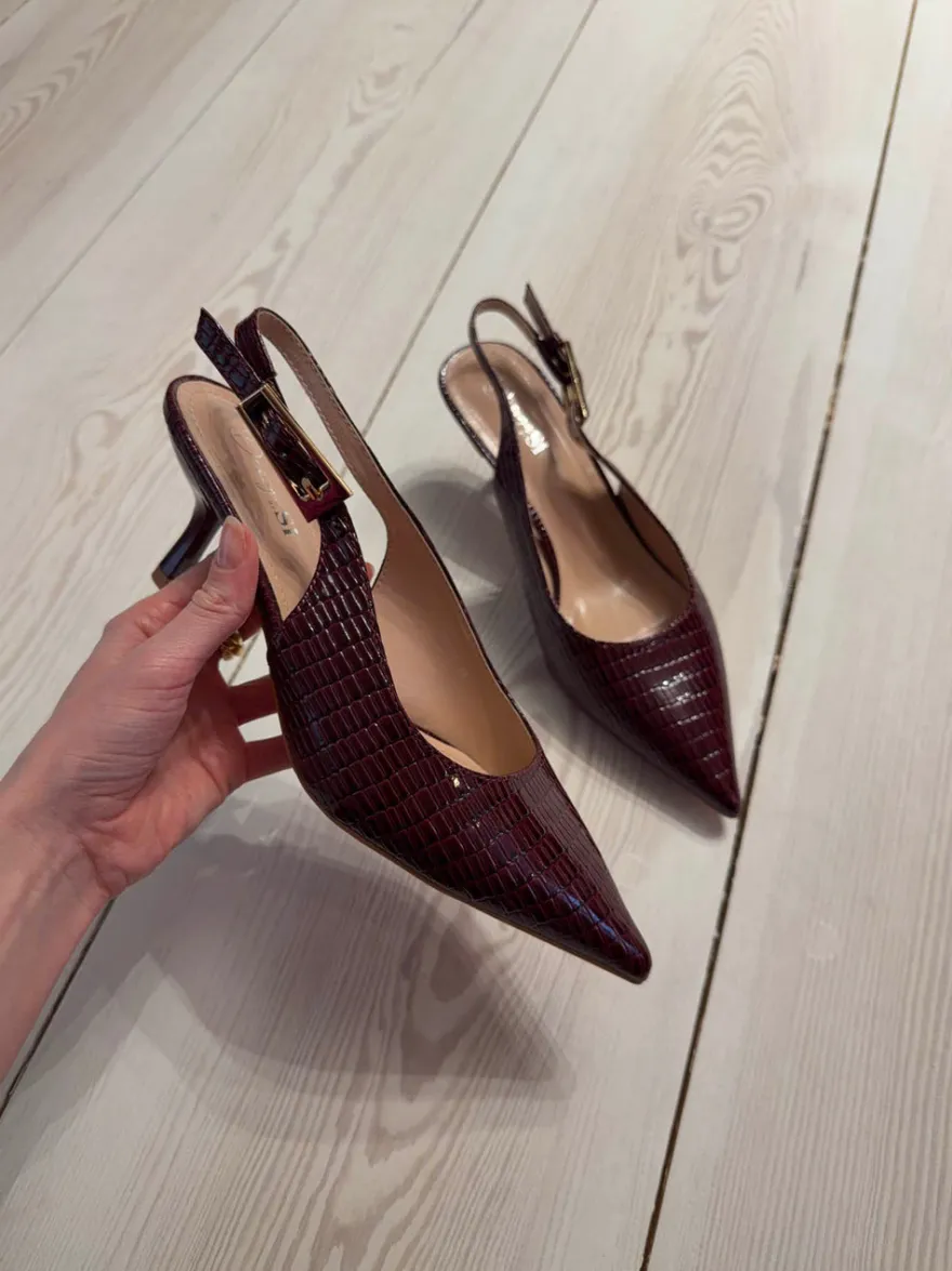 Design By Si Karline slingback mules med krokodilleprint - Mørkerød Best