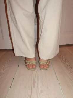 Design By Si Katianna hæle med spændedetaljer - Pastelgrøn Discount