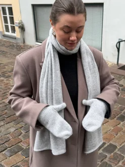 Design By Si Kehlani luffer i strik - Lys grå New