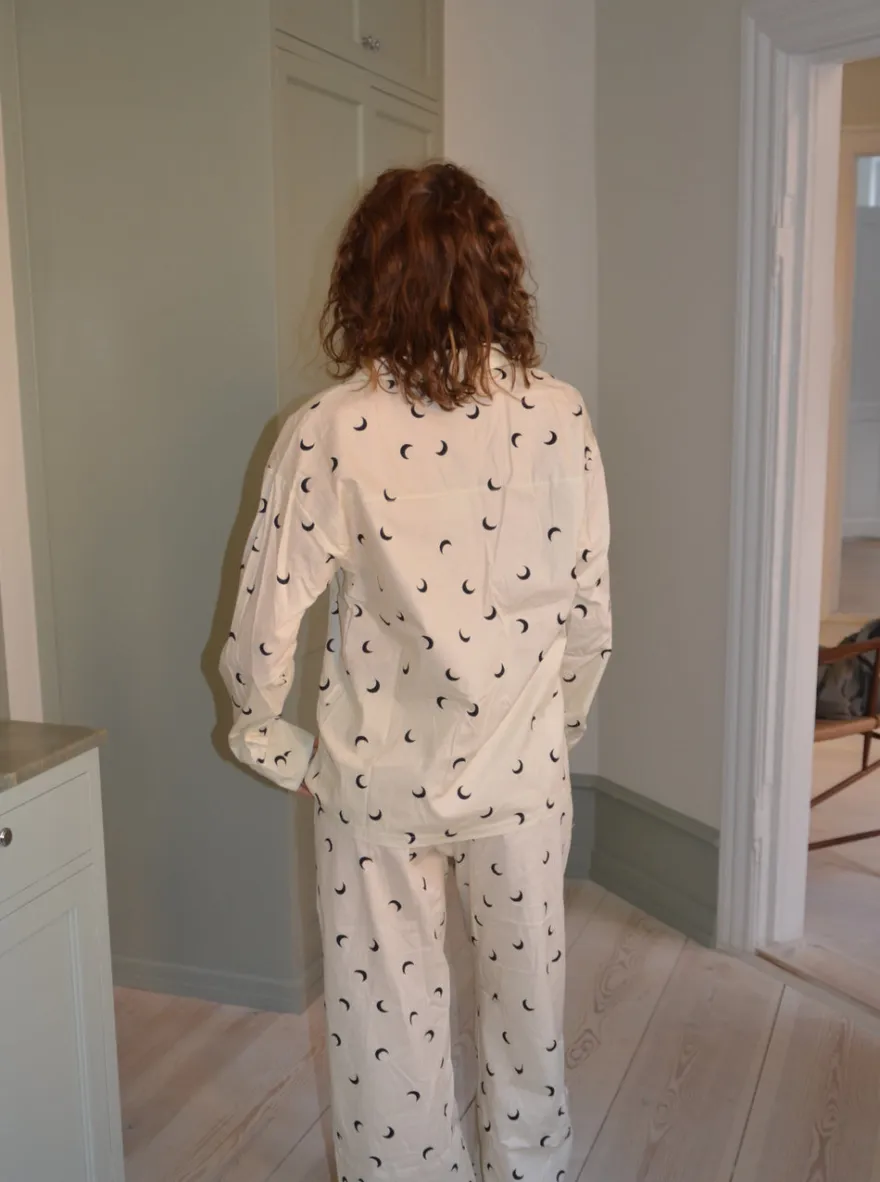 Design By Si Kyla pyjamasskjorte med halvmåner - Beige Clearance