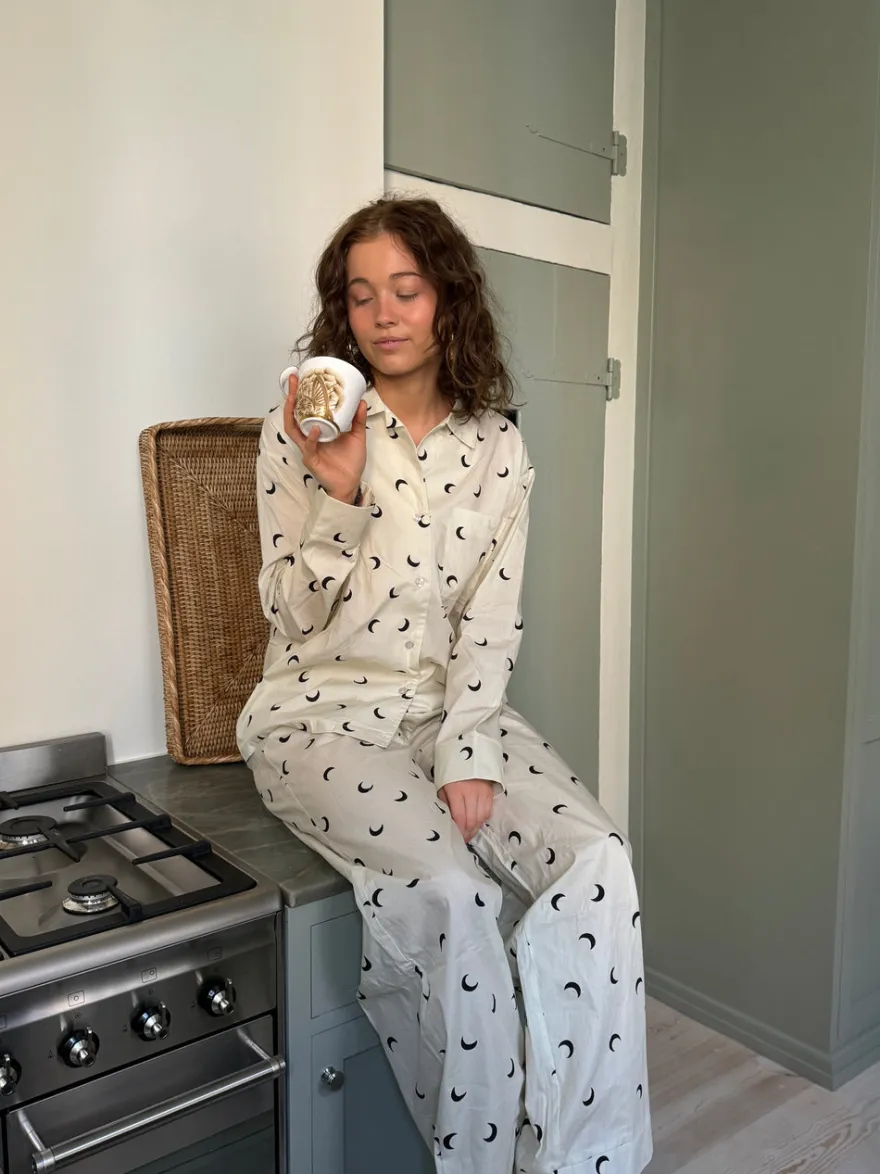 Design By Si Kyla pyjamasskjorte med halvmåner - Beige Clearance