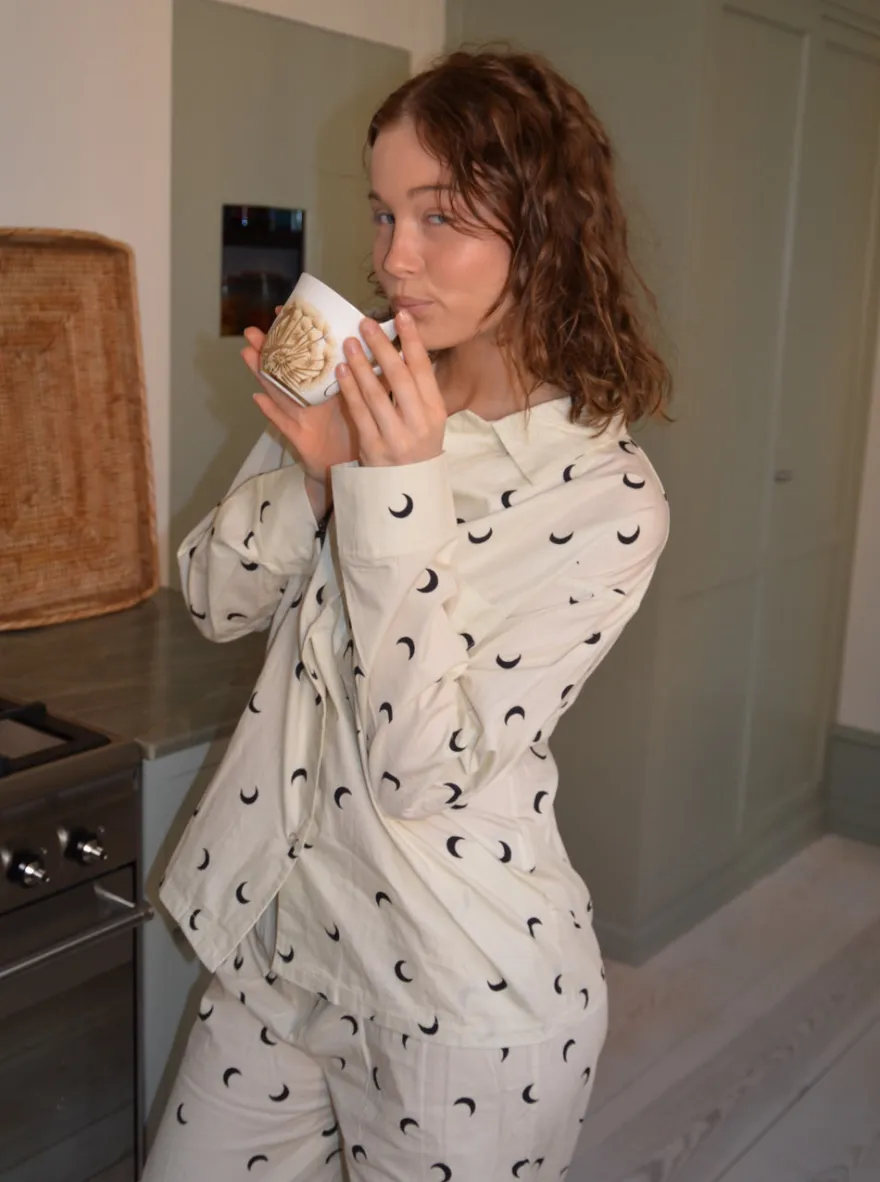 Design By Si Kyla pyjamasskjorte med halvmåner - Beige Clearance