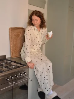 Design By Si Kyla pyjamasskjorte med halvmåner - Beige Clearance
