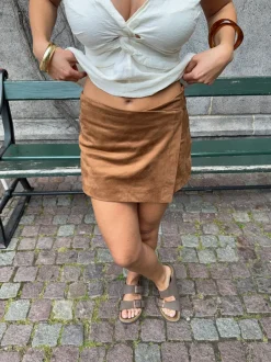 Design By Si Lelia mininederdel i ruskind - Brun Best