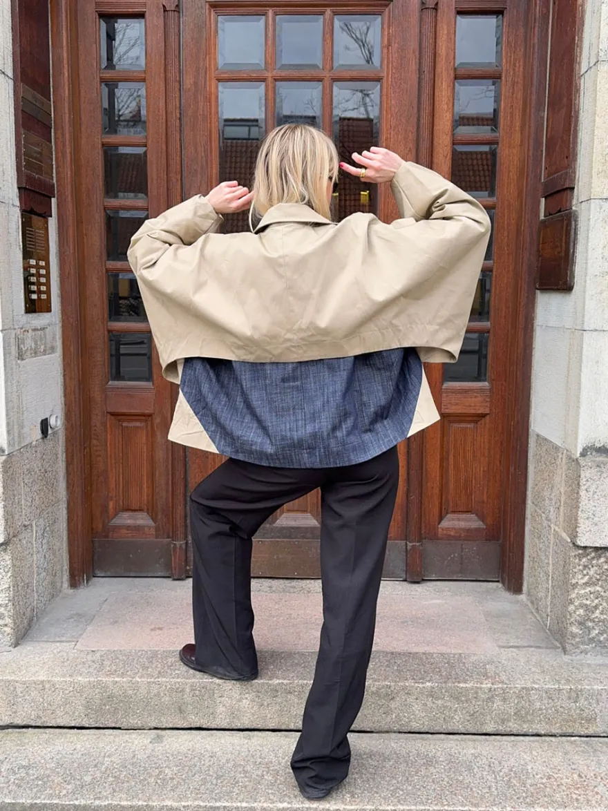 Design By Si Lenaya jakke med denimryg - Beige New