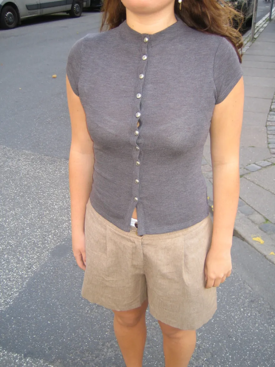 Design By Si Leonie top med knapper - Grå Hot