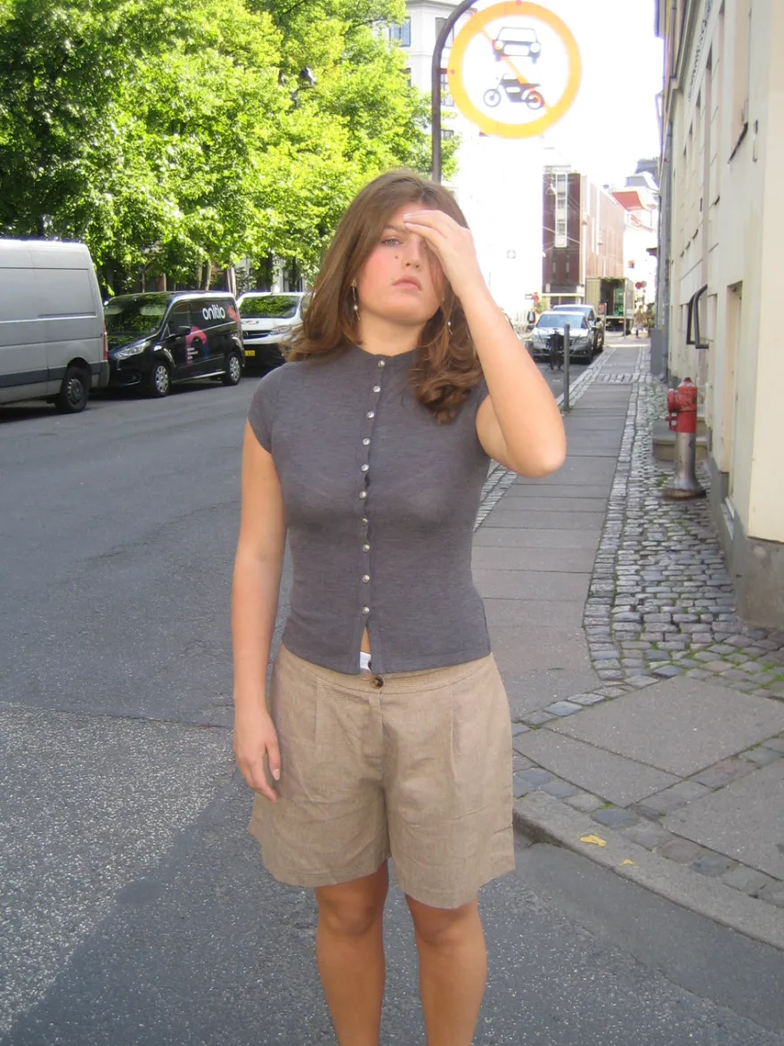 Design By Si Leonie top med knapper - Grå Hot