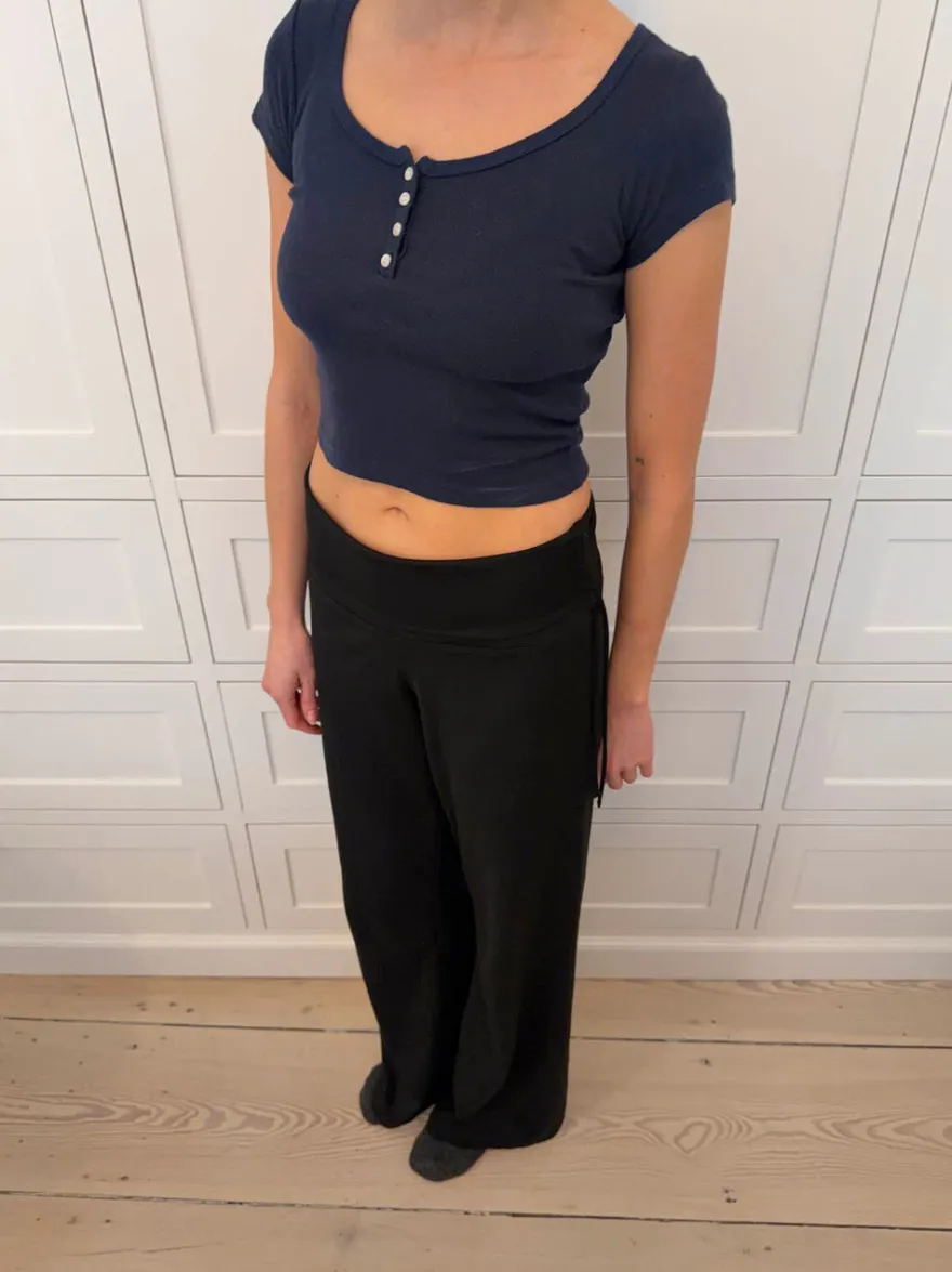 Design By Si Lilian t-shirt med knapper - Navy Hot