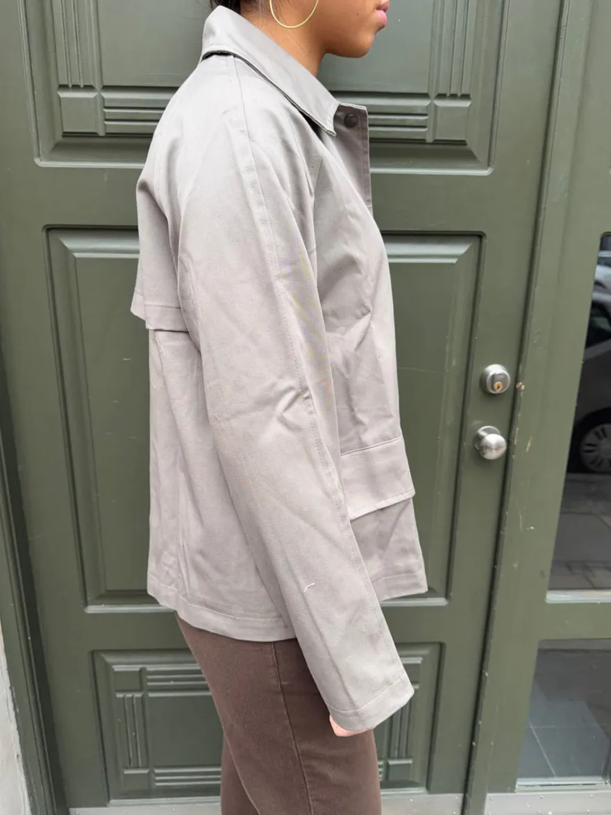 Design By Si Lilja jakke - Taupe Online