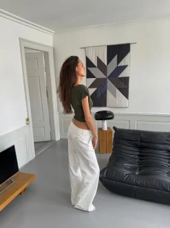 Design By Si Lilu figursyet top - Kakigrøn Online