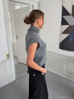 Design By Si Linua vest med turtleneck - Grå Outlet
